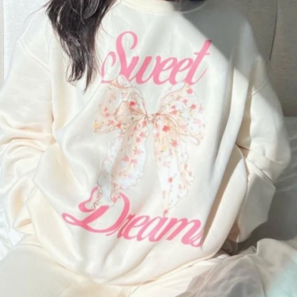 Tops - SWEET DREAMS VINTAGE BOW CREWNECK SWEATSHIRT!! Quality!!!!! New M